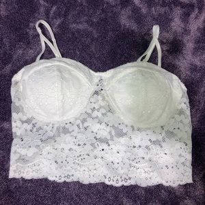 Cropped padded tank top with lace